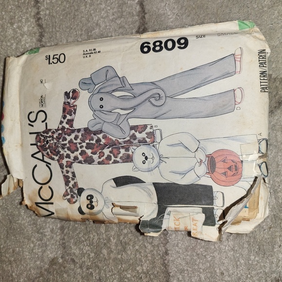 1979 Halloween Patterns - Picture 1 of 1